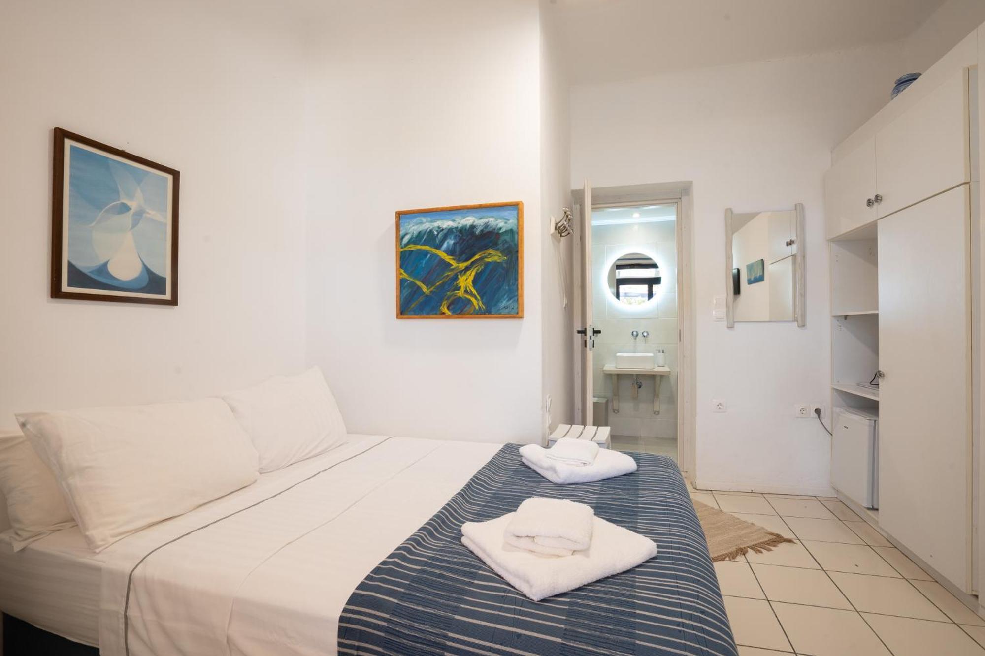 Agriolykos Pension Agios Kirykos  Exterior photo