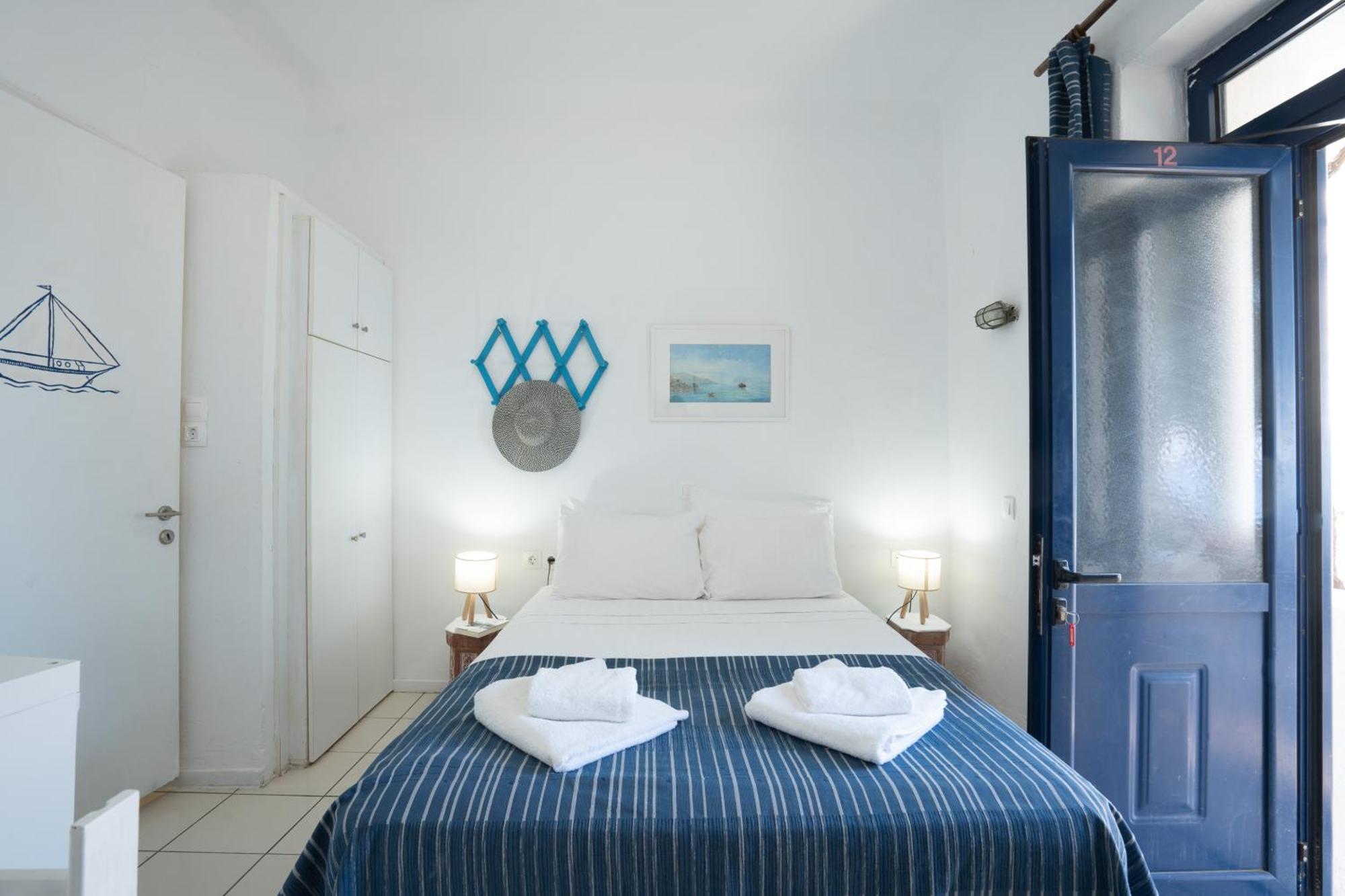 Agriolykos Pension Agios Kirykos  Room photo