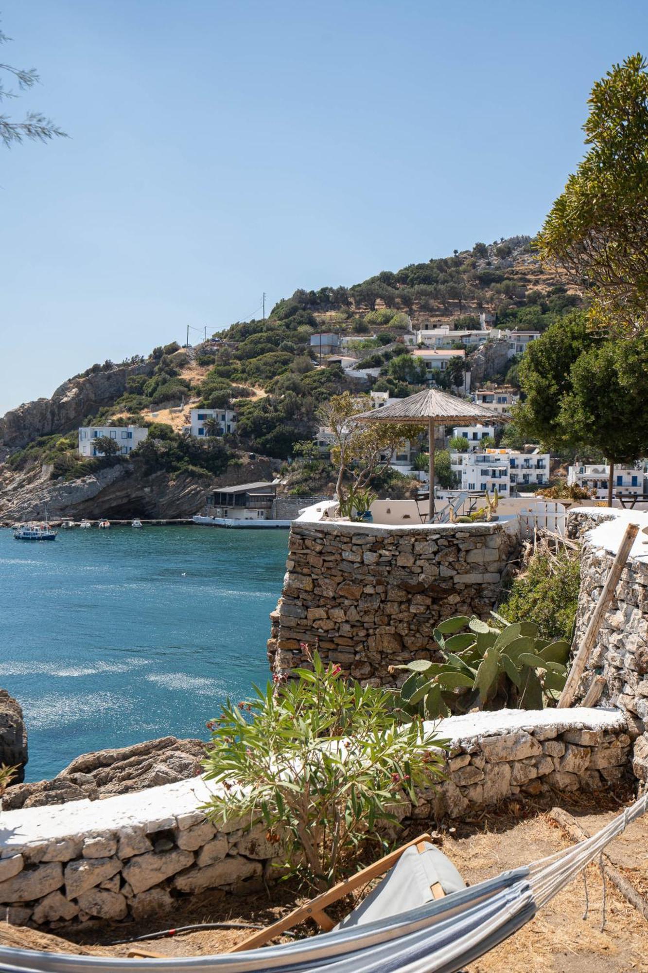 Agriolykos Pension Agios Kirykos  Exterior photo