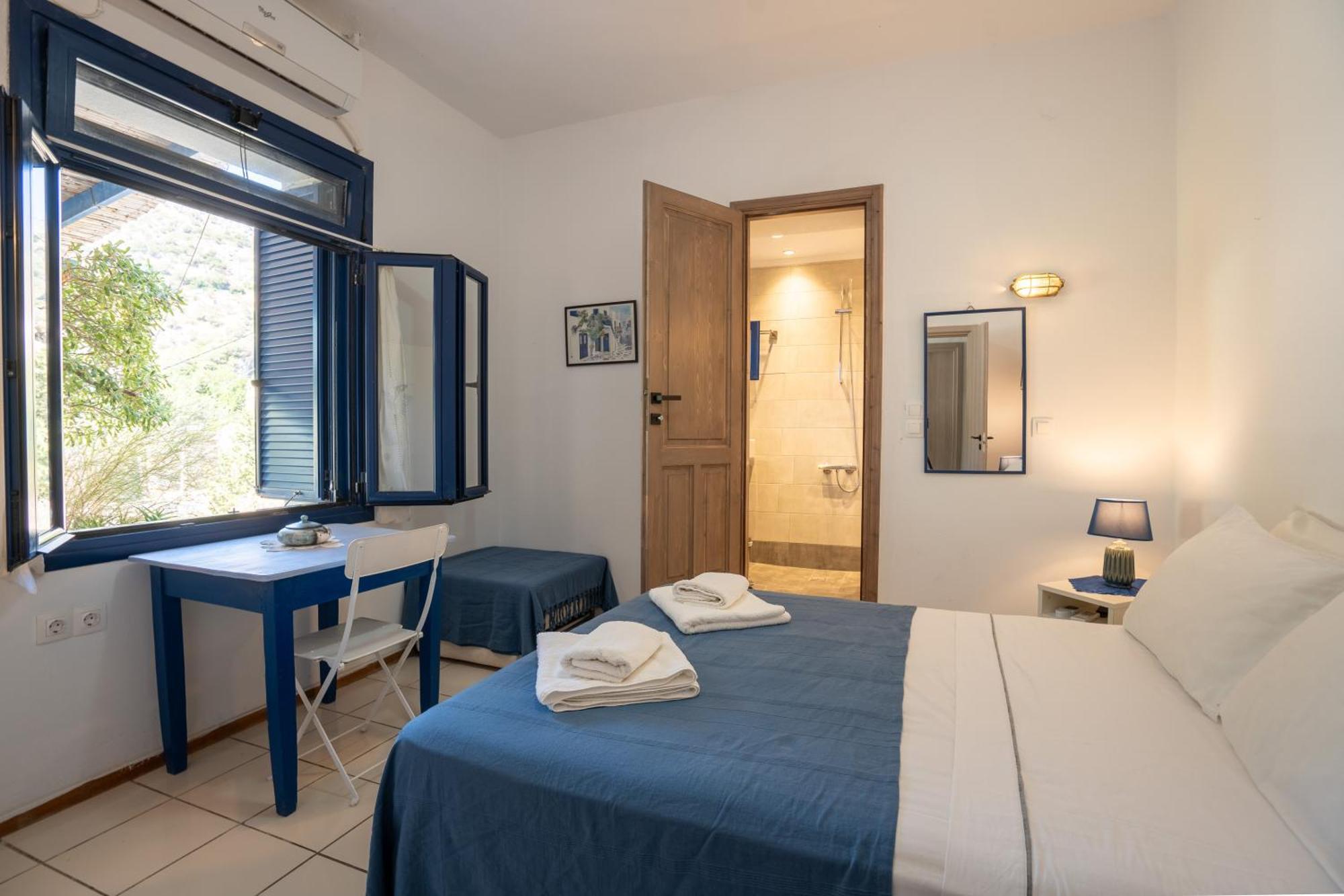 Agriolykos Pension Agios Kirykos  Exterior photo