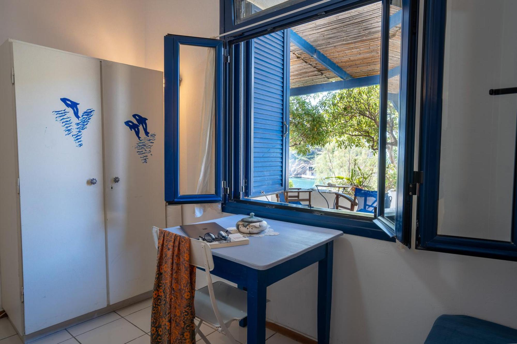 Agriolykos Pension Agios Kirykos  Exterior photo