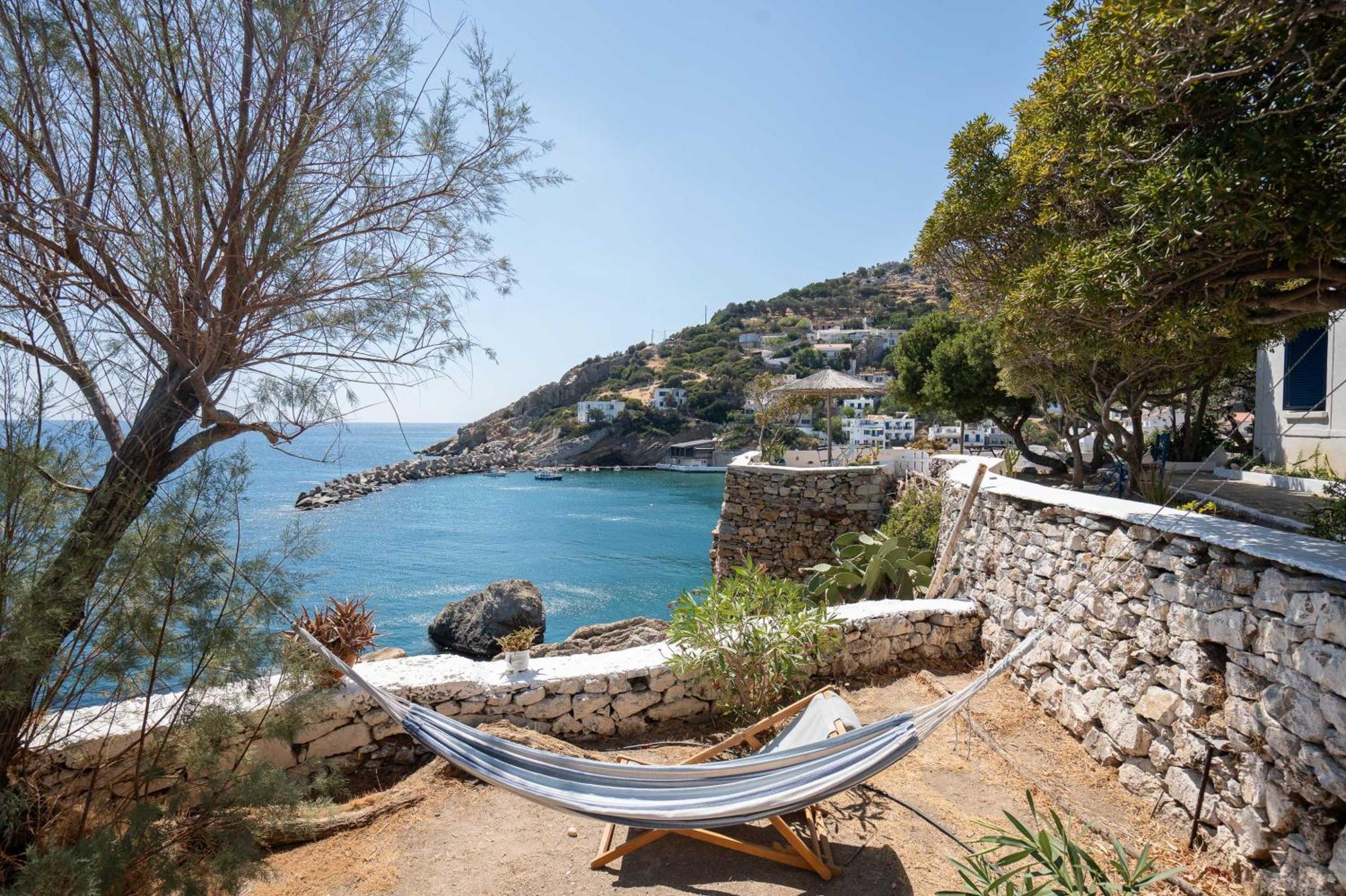 Agriolykos Pension Agios Kirykos  Exterior photo