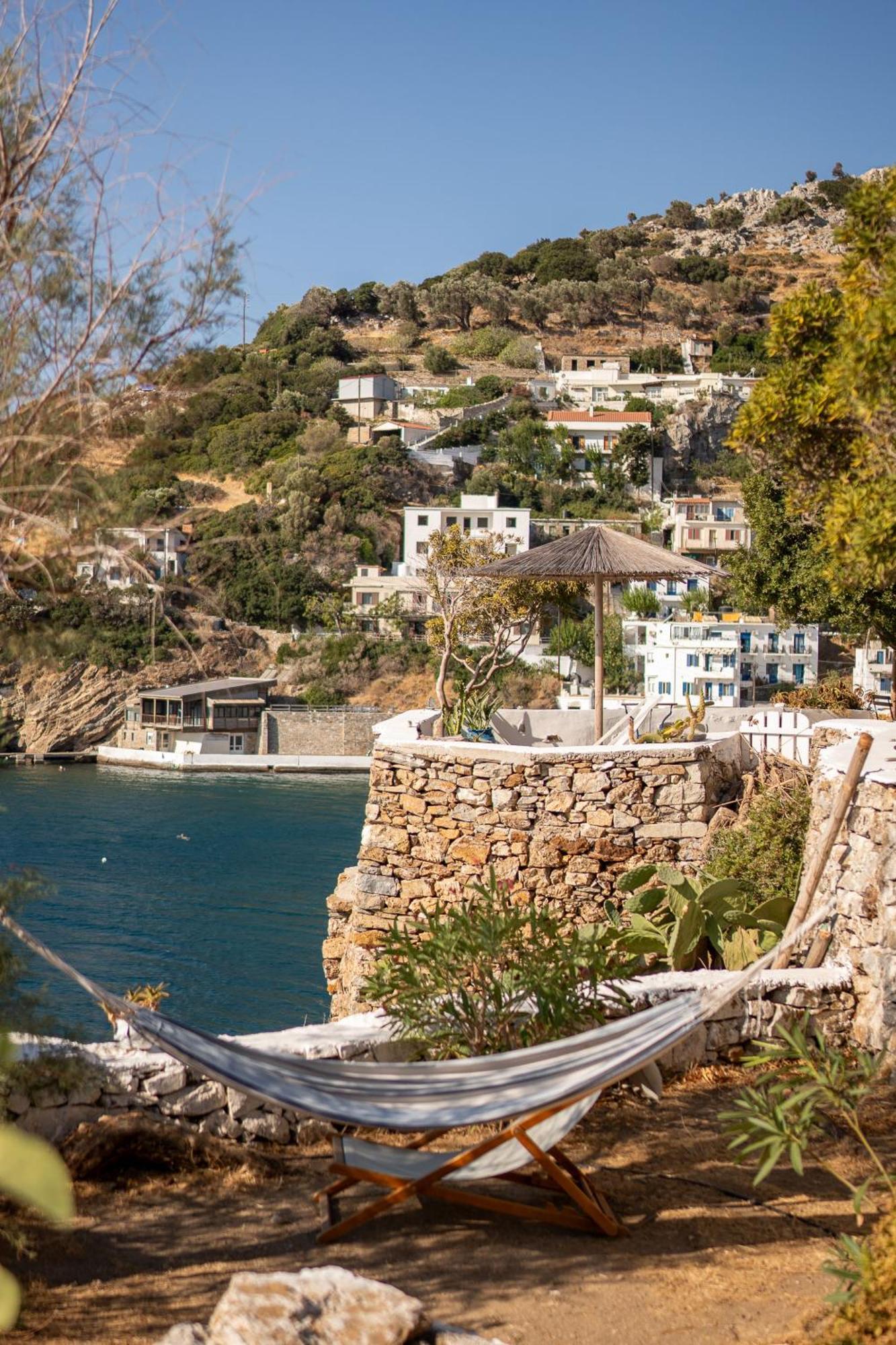 Agriolykos Pension Agios Kirykos  Exterior photo