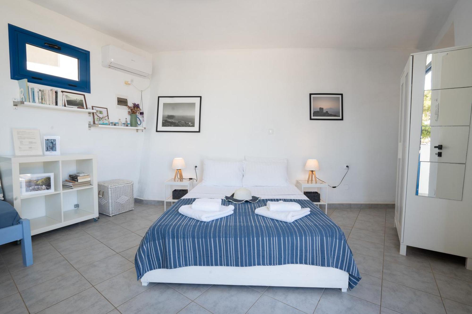 Agriolykos Pension Agios Kirykos  Exterior photo