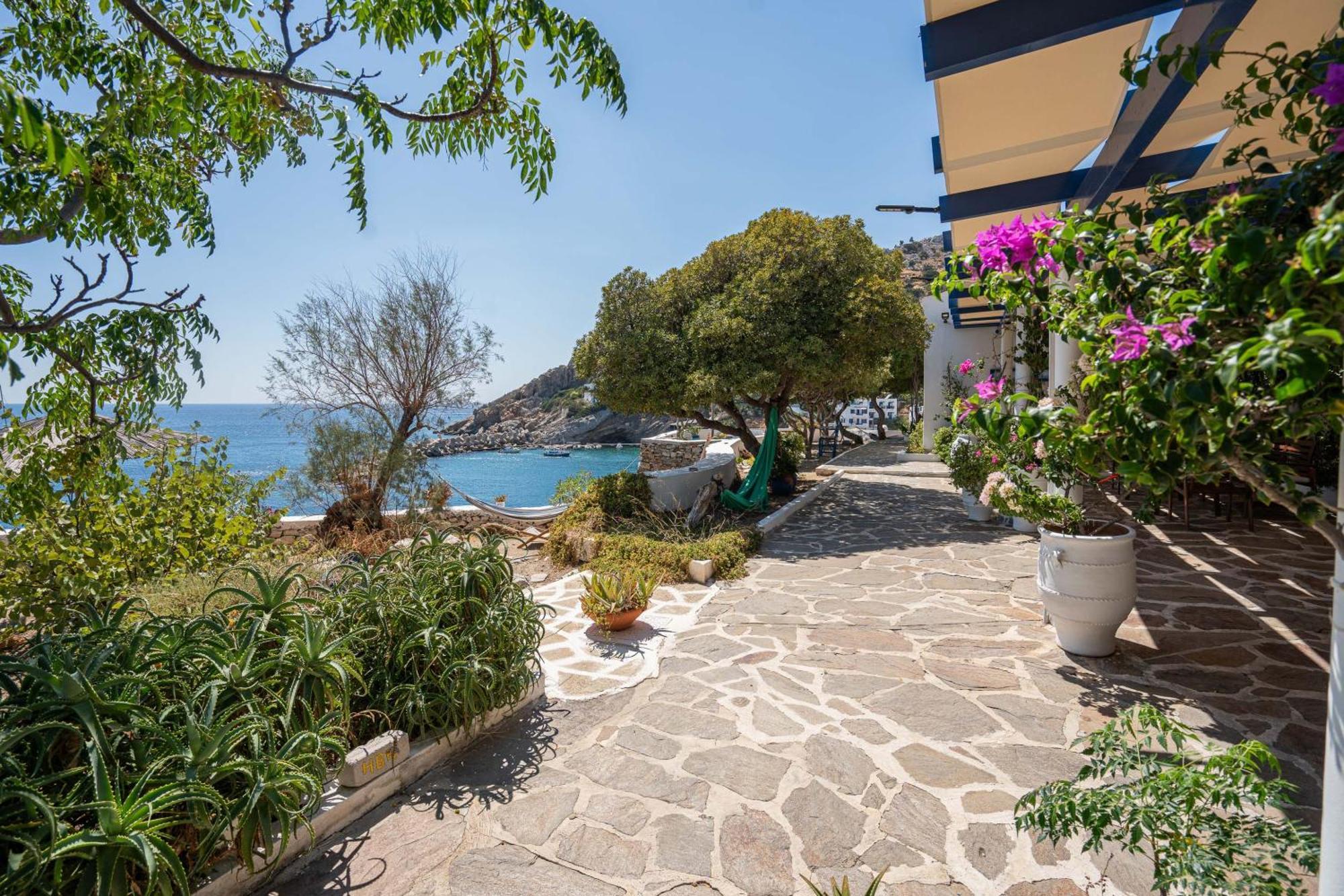 Agriolykos Pension Agios Kirykos  Exterior photo