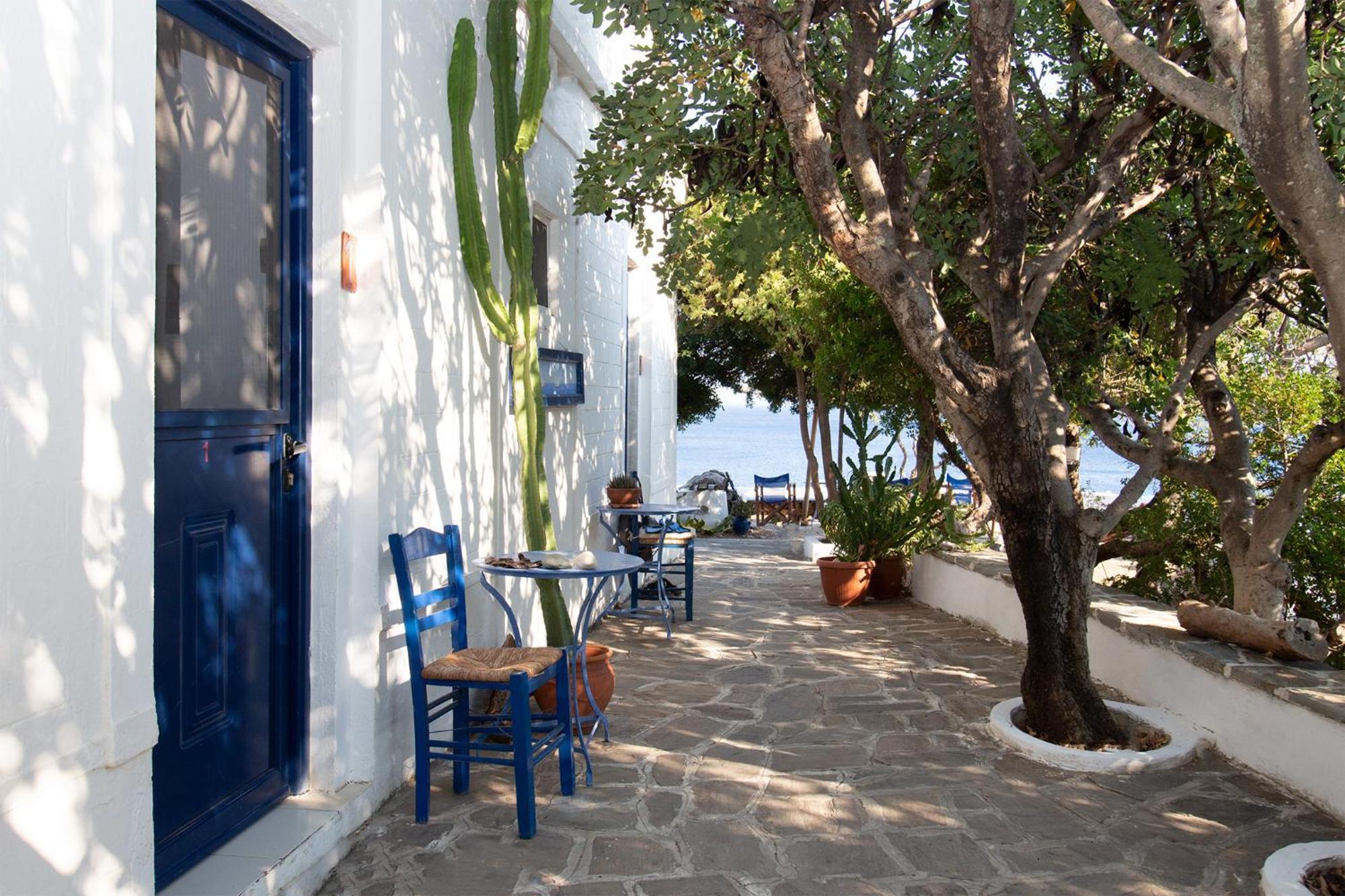 Agriolykos Pension Agios Kirykos  Exterior photo